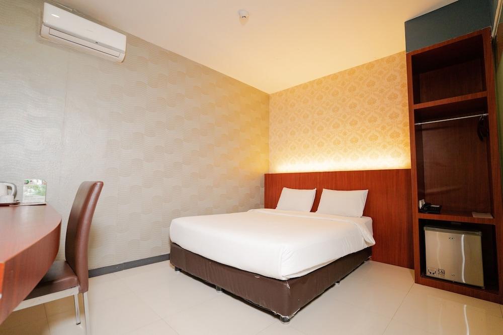 The Crew Hotel Kualanamu International Airport Μεντάν Εξωτερικό φωτογραφία