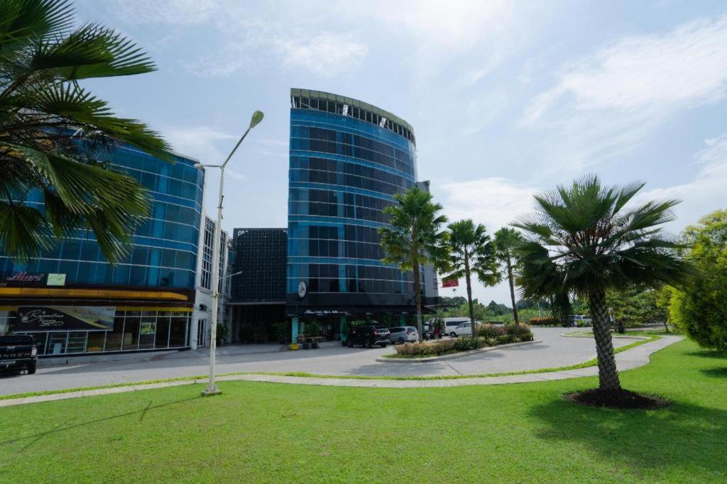 The Crew Hotel Kualanamu International Airport Μεντάν Εξωτερικό φωτογραφία
