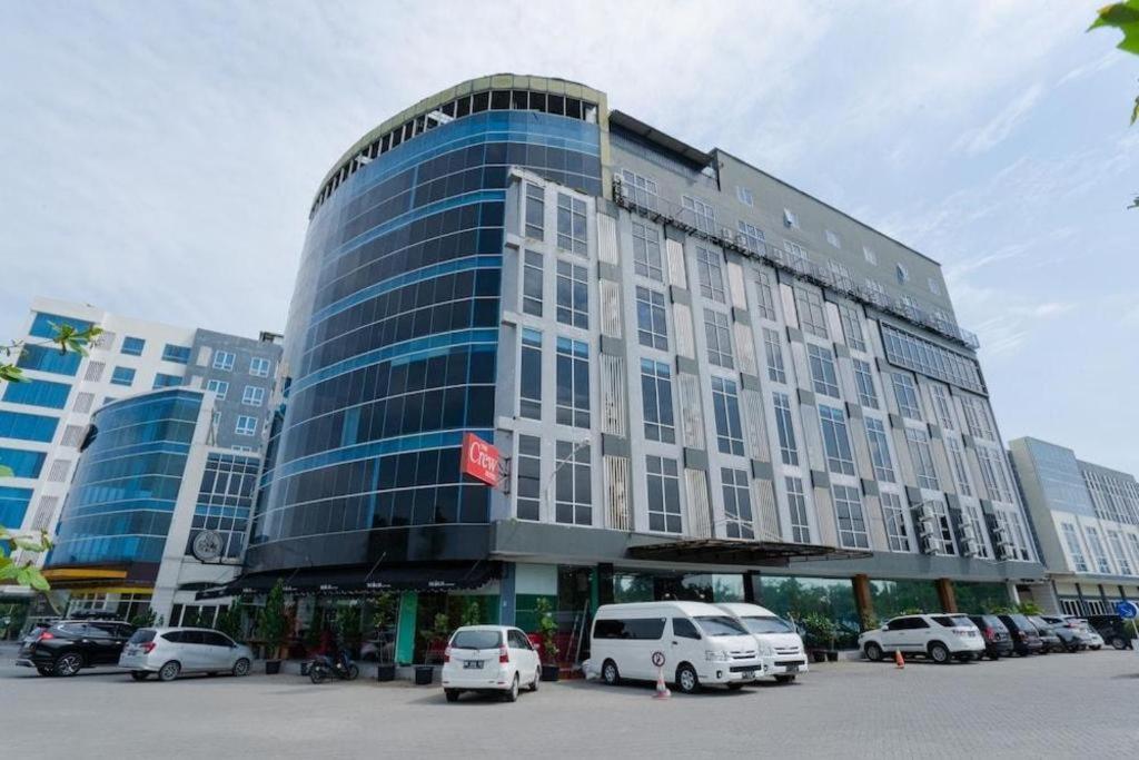 The Crew Hotel Kualanamu International Airport Μεντάν Εξωτερικό φωτογραφία